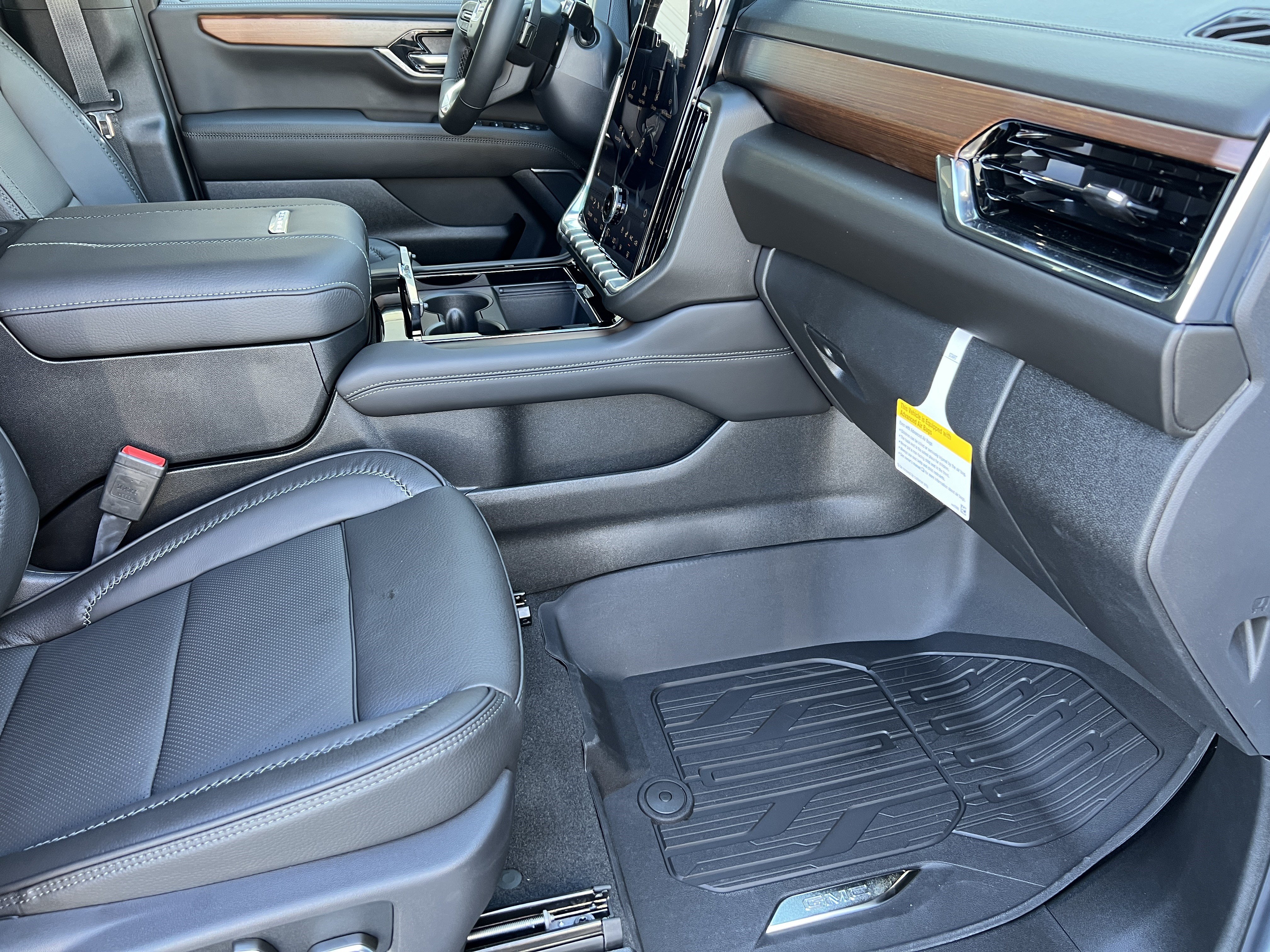 New 2026 GMC Yukon Denali w/ Denali Reserve Package AWD/4WD image 28