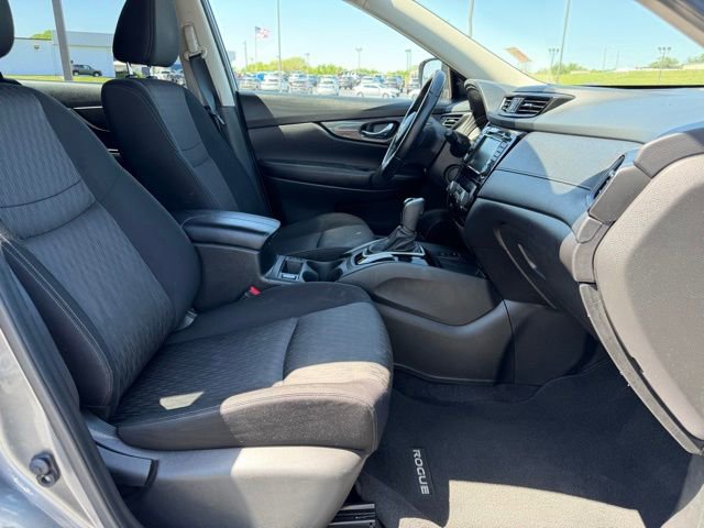 Used 2020 Nissan Rogue SV w/ Premium Package FWD image 9