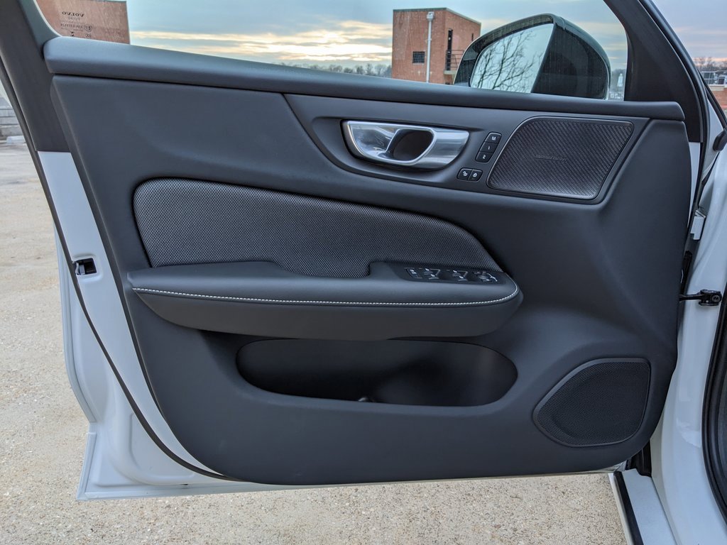 Certified 2024 Volvo S60 T8 Ultimate w/ Climate Package image 9