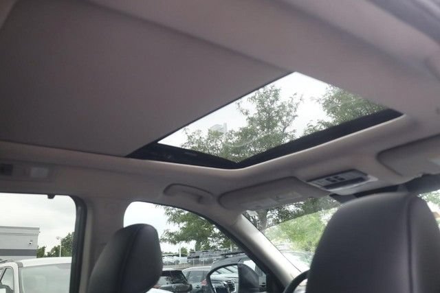 Certified 2025 Nissan Pathfinder SL w/ SL Premium Package FWD image 23
