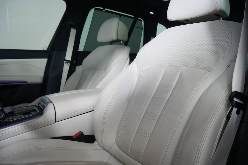 Used 2022 BMW X5 xDrive40i w/ M Sport Package image 10