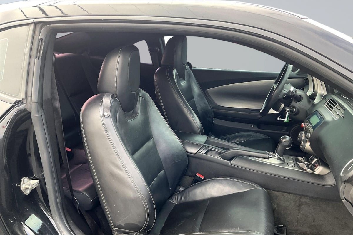 Used 2010 Chevrolet Camaro LT w/ RS Package RWD image 7