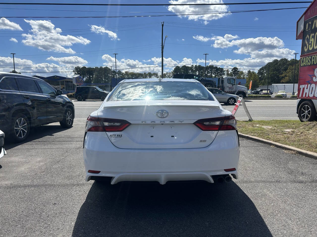 Used 2021 Toyota Camry SE image 6