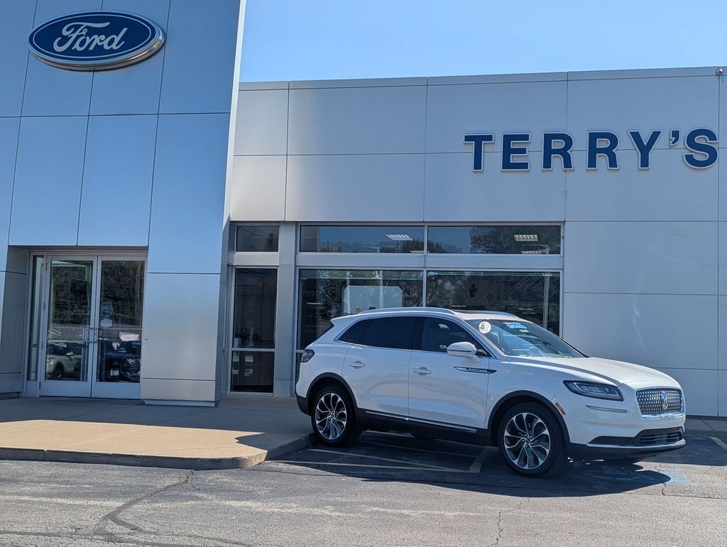 Used 2023 Lincoln Nautilus Reserve AWD/4WD image 1