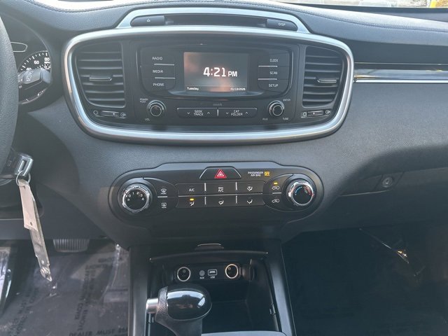 Used 2017 Kia Sorento LX image 15