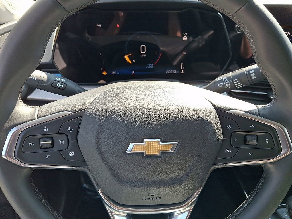 Used 2025 Chevrolet Trax LT w/ LT Convenience Package FWD image 23