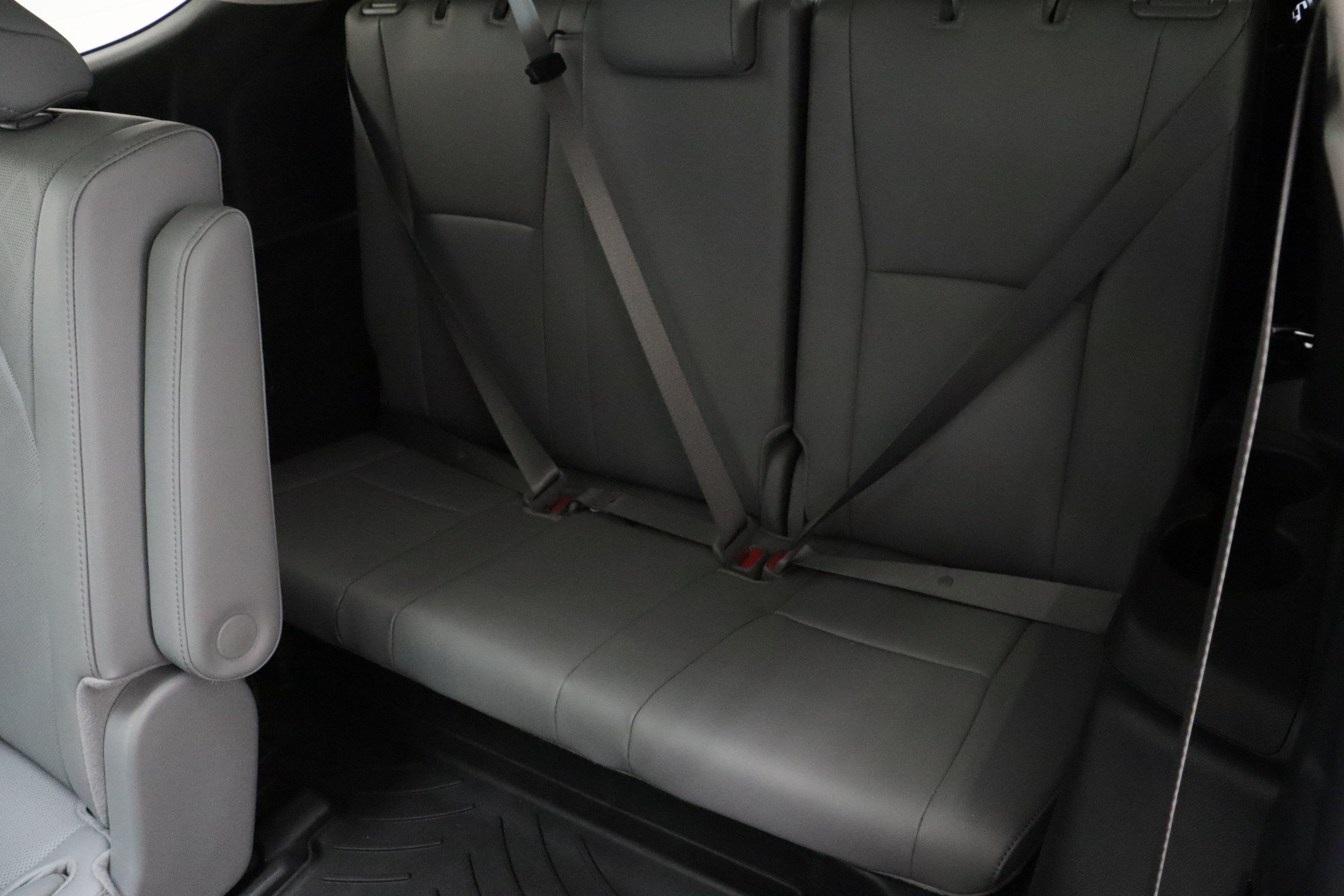 Certified 2026 Toyota Highlander Platinum AWD/4WD image 35