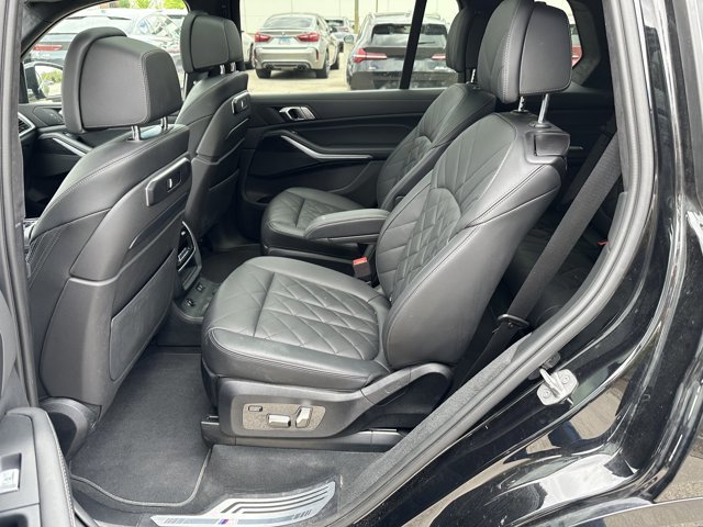 Used 2024 BMW X7 xDrive40i w/ M Sport Package AWD/4WD image 13