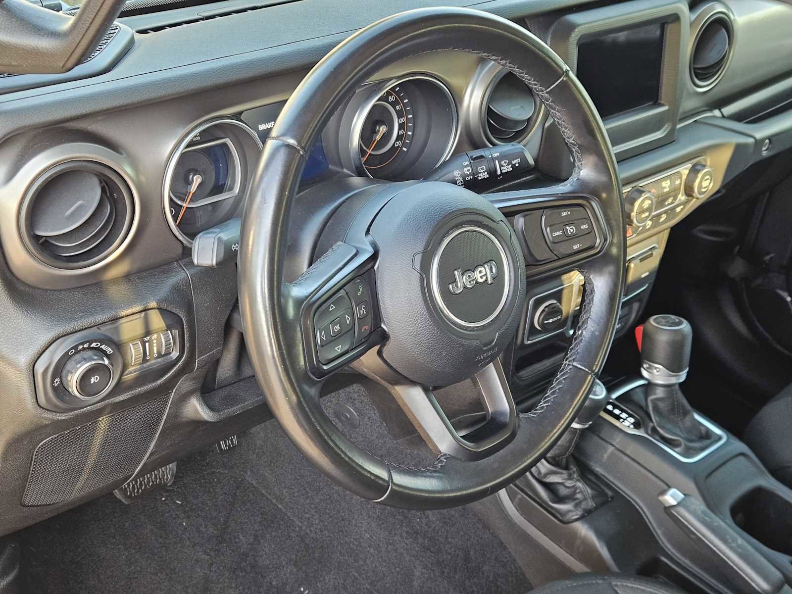 Used 2019 Jeep Wrangler Unlimited Sport S image 2