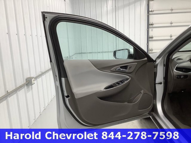 Used 2020 Chevrolet Malibu LT image 14