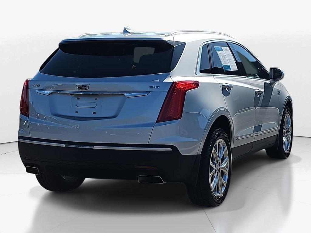 Used 2017 Cadillac XT5 Luxury w/ Driver Awareness Package image 5