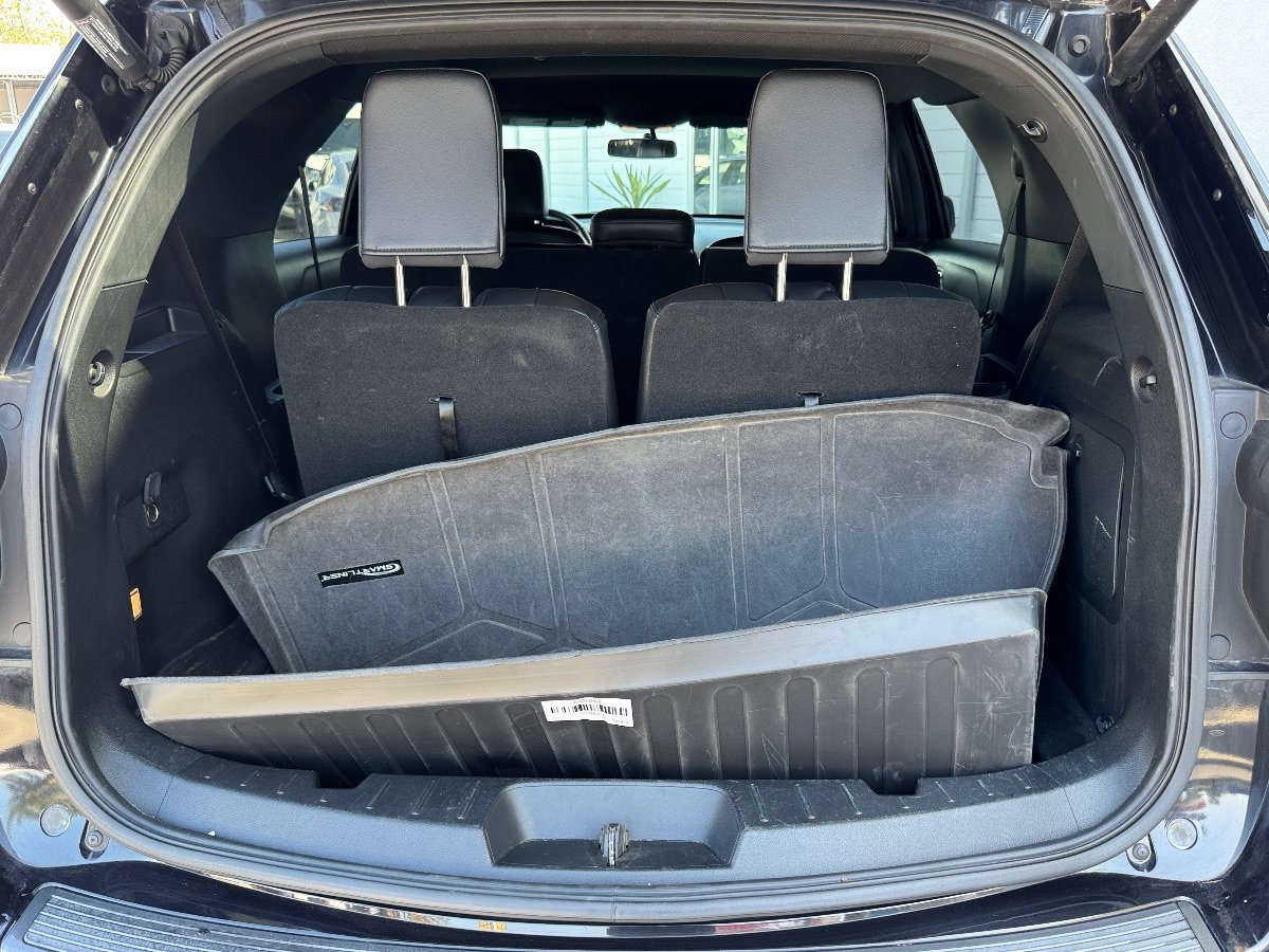 Used 2019 Ford Explorer XLT w/ Equipment Group 202A FWD image 14