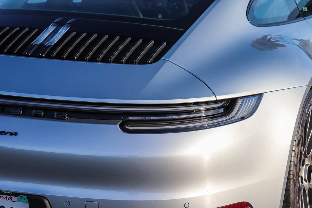 Used 2022 Porsche 911 Carrera RWD image 9