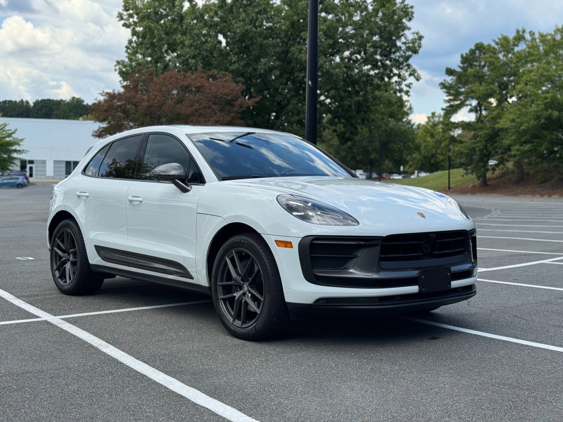 Used 2023 Porsche Macan image 16