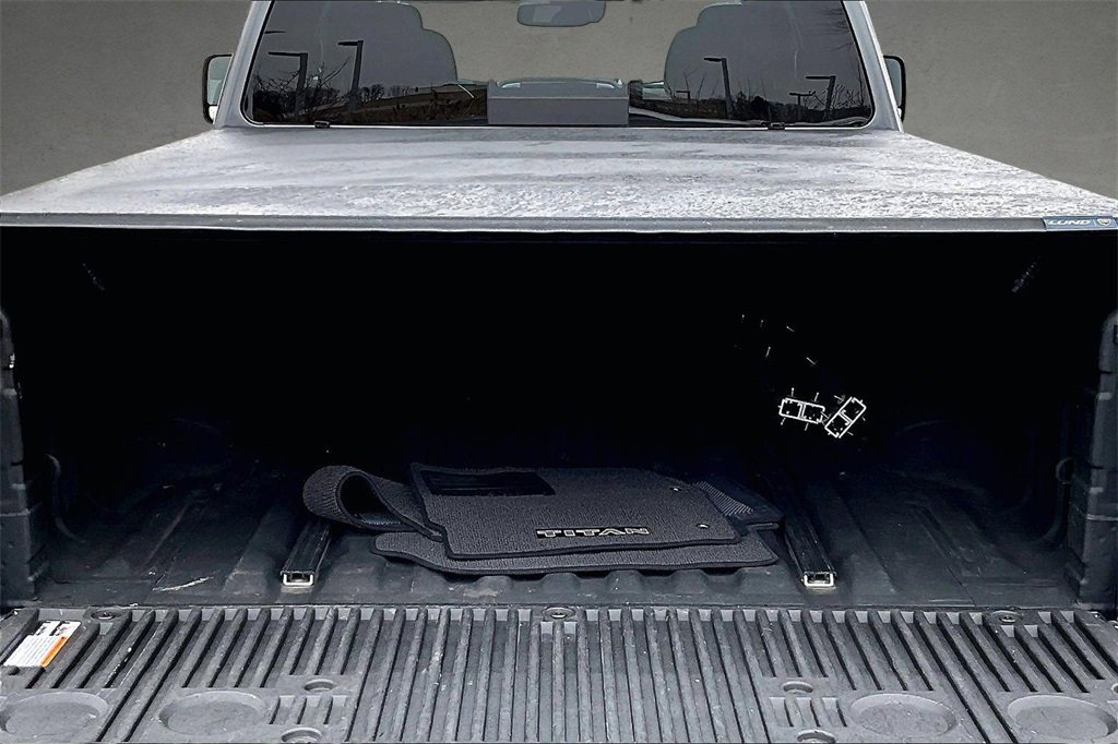 Used 2020 Nissan Titan SV w/ SV Convenience Package image 7