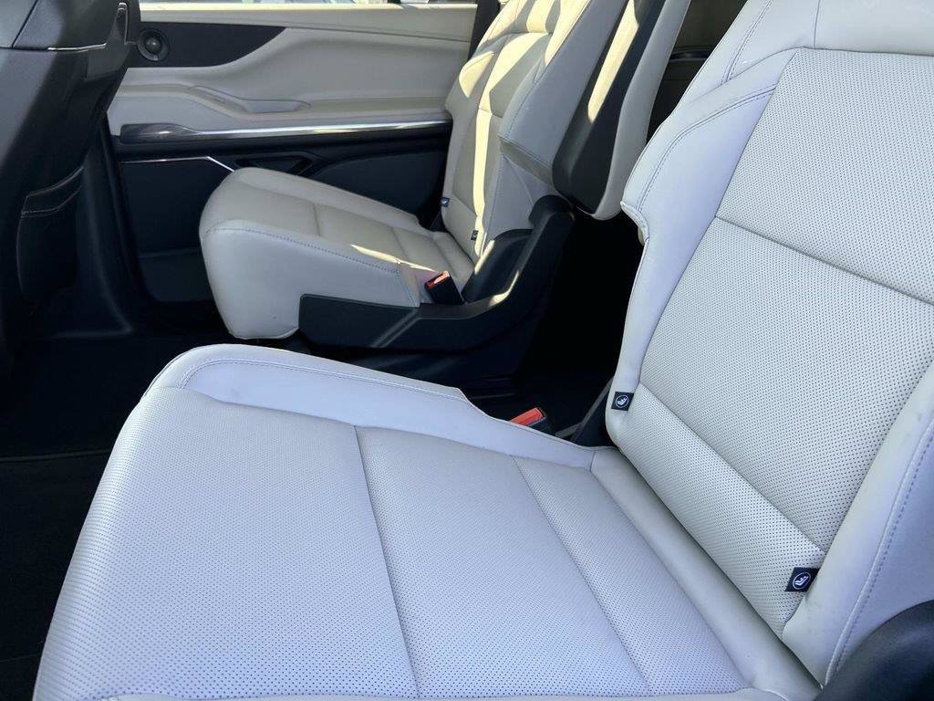 New 2026 Lincoln Navigator Premiere AWD/4WD image 13