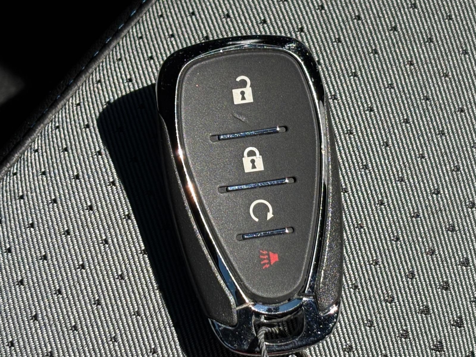 Used 2025 Chevrolet Trax LT w/ LT Convenience Package FWD image 23