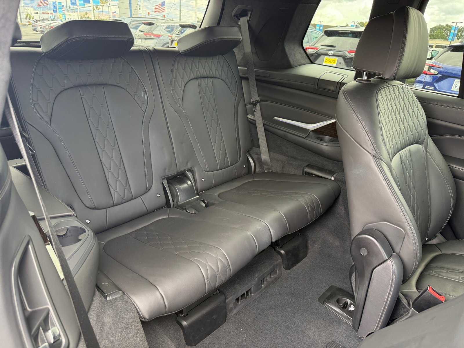 Used 2020 BMW X7 M50i w/ Dynamic Handling Package AWD/4WD image 21