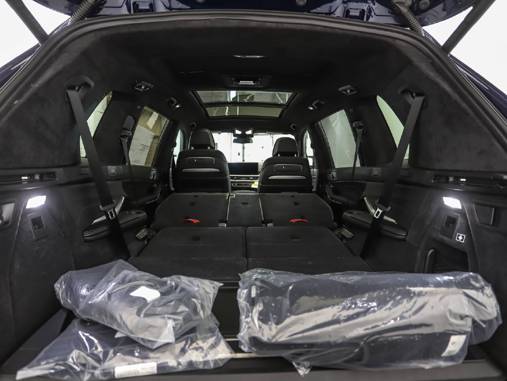 New 2027 BMW X7 M60i AWD/4WD image 30
