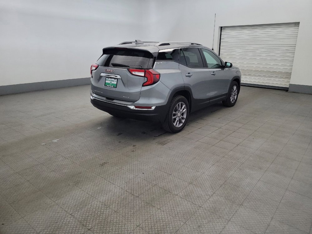 Used 2024 GMC Terrain SLT AWD/4WD image 9