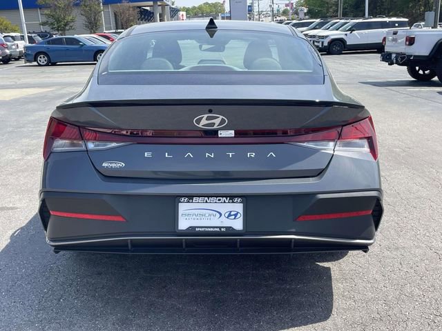 Certified 2025 Hyundai Elantra Sport image 5