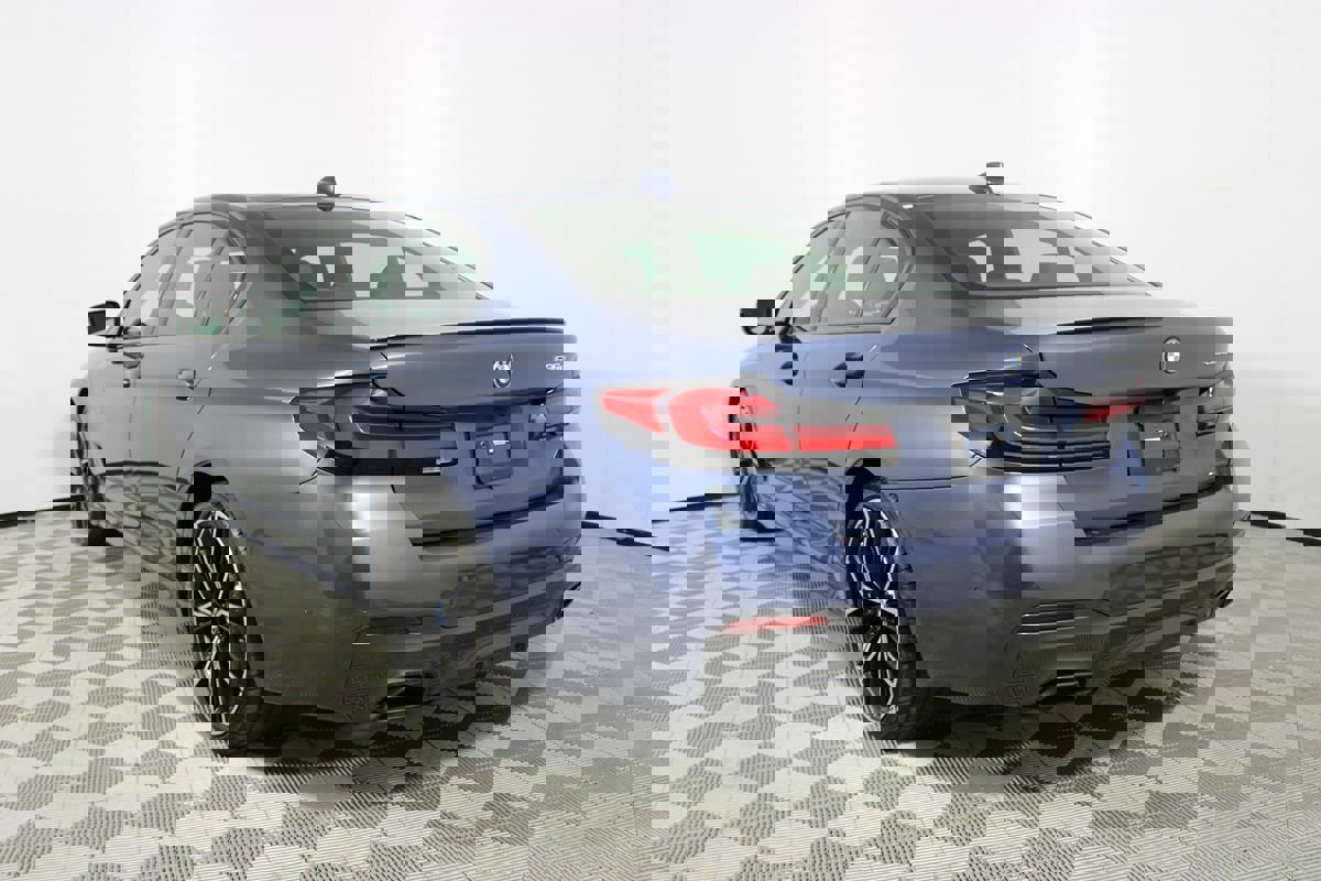 Used 2023 BMW 530e w/ M Sport Package image 43