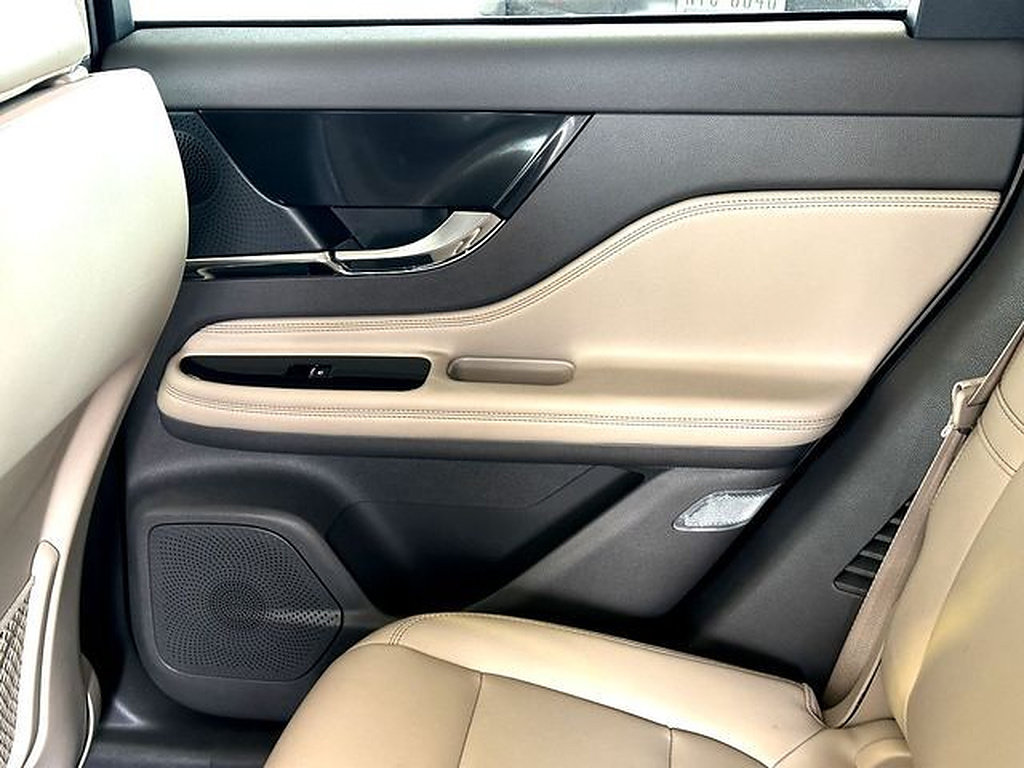 Used 2023 Lincoln Corsair FWD image 20