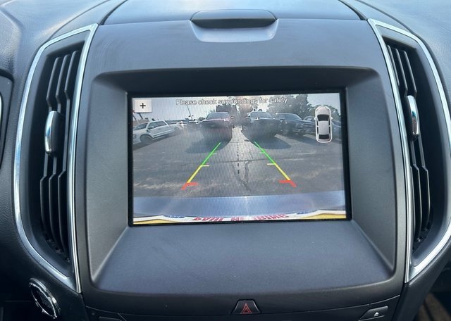 Used 2018 Ford Edge Titanium image 24