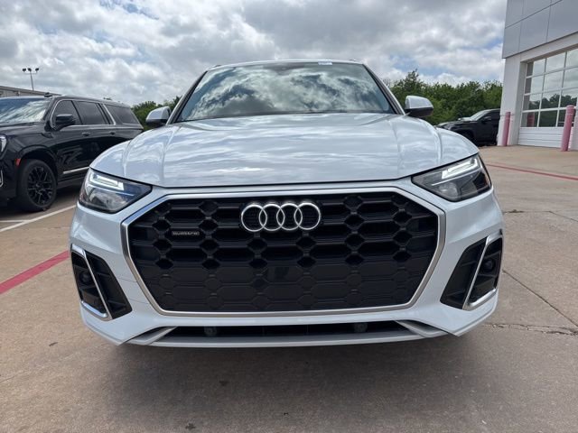 Used 2023 Audi Q5 2.0T Premium w/ Convenience Package AWD/4WD image 2