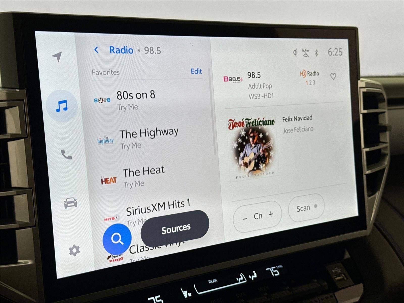 Certified 2025 Toyota Sequoia Platinum image 25