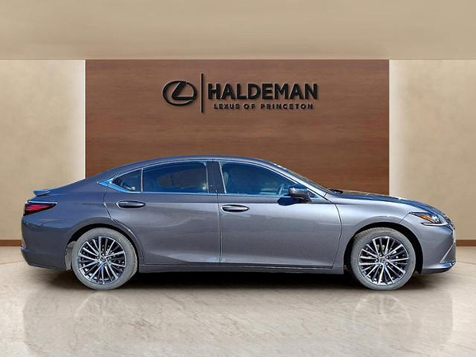 Used 2023 Lexus ES 350 w/ Premium Package FWD image 7
