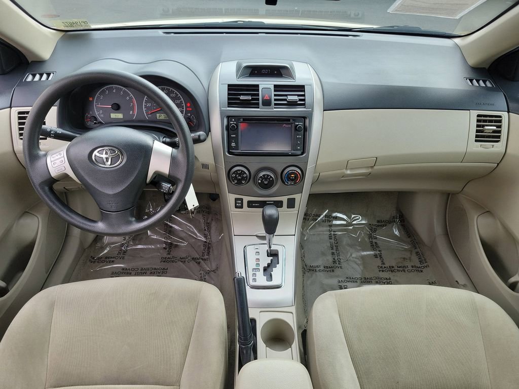 Used 2013 Toyota Corolla LE image 12