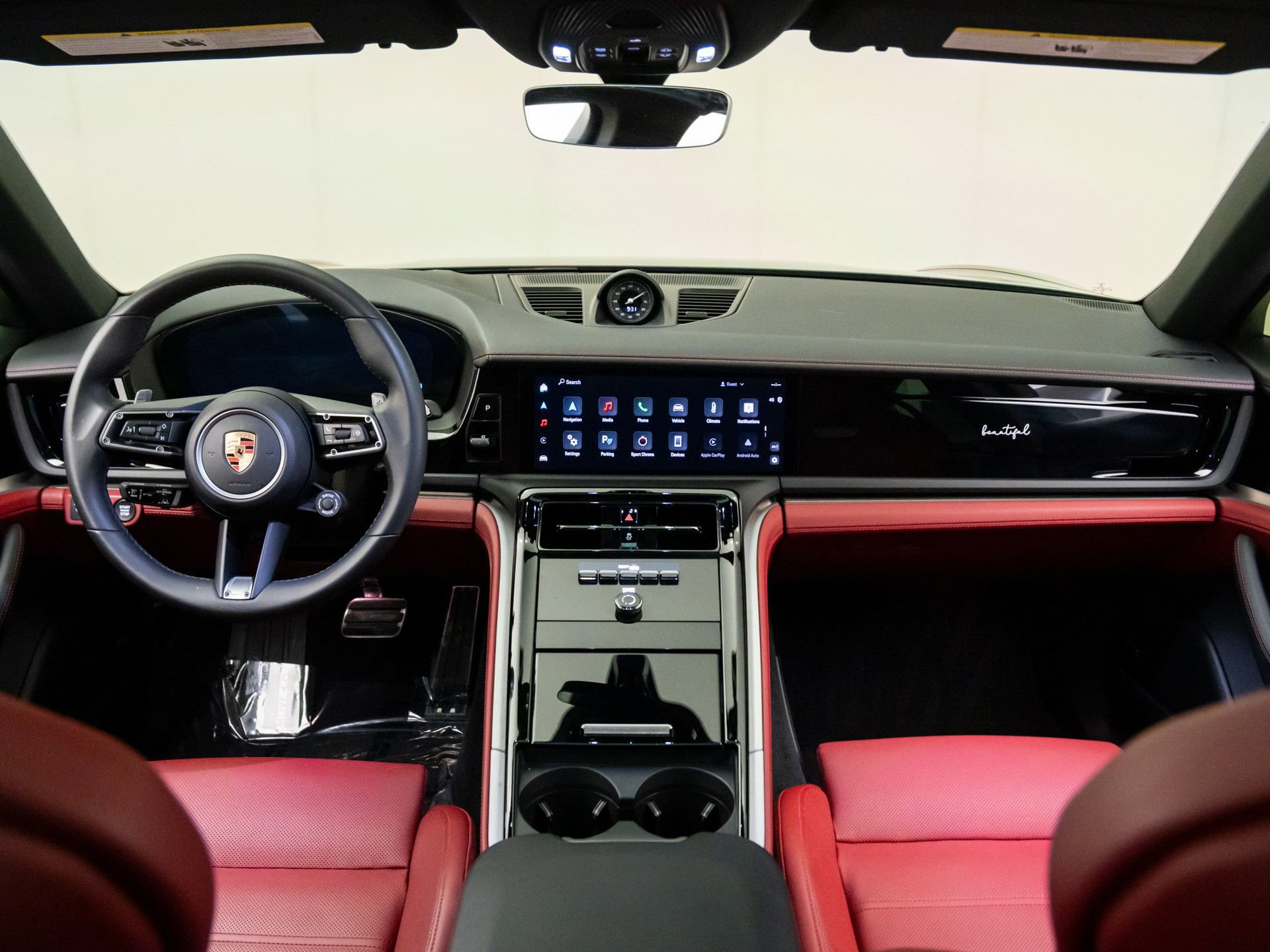 Used 2024 Porsche Panamera image 9