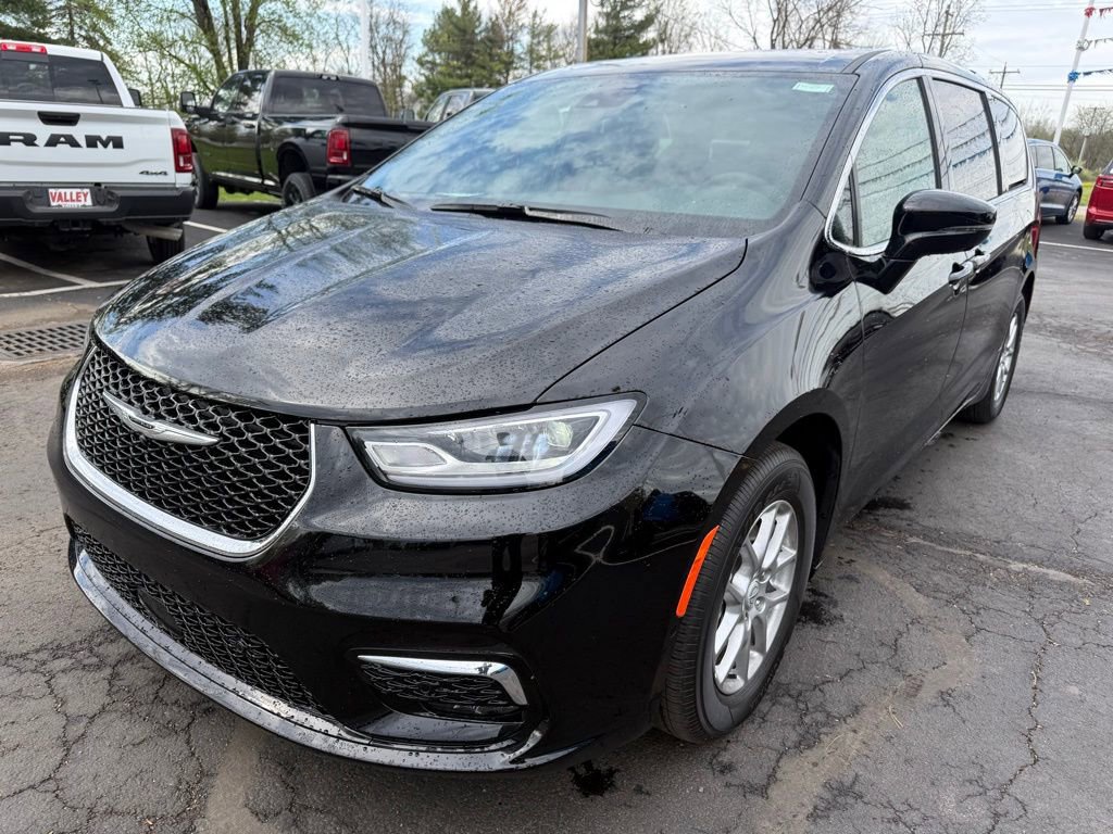 New 2026 Chrysler Pacifica Select FWD image 7