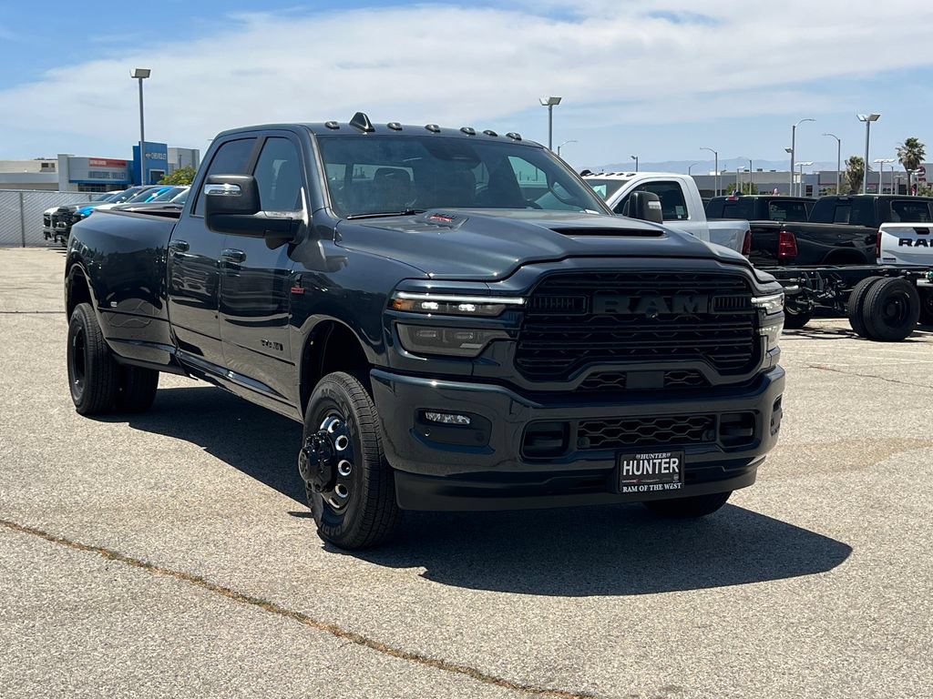 New 2026 RAM 3500 Laramie AWD/4WD image 10
