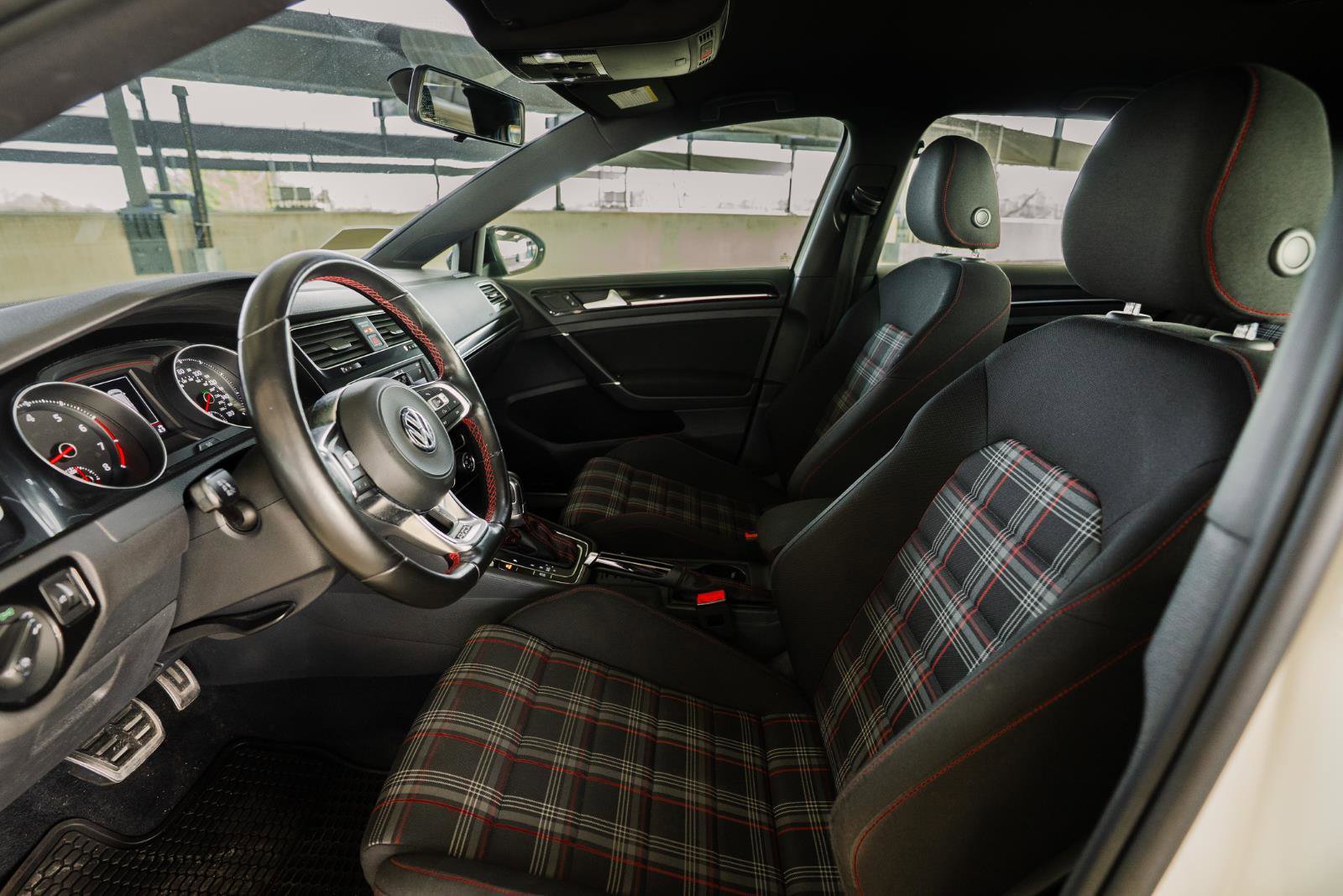 Used 2017 Volkswagen GTI Sport image 20