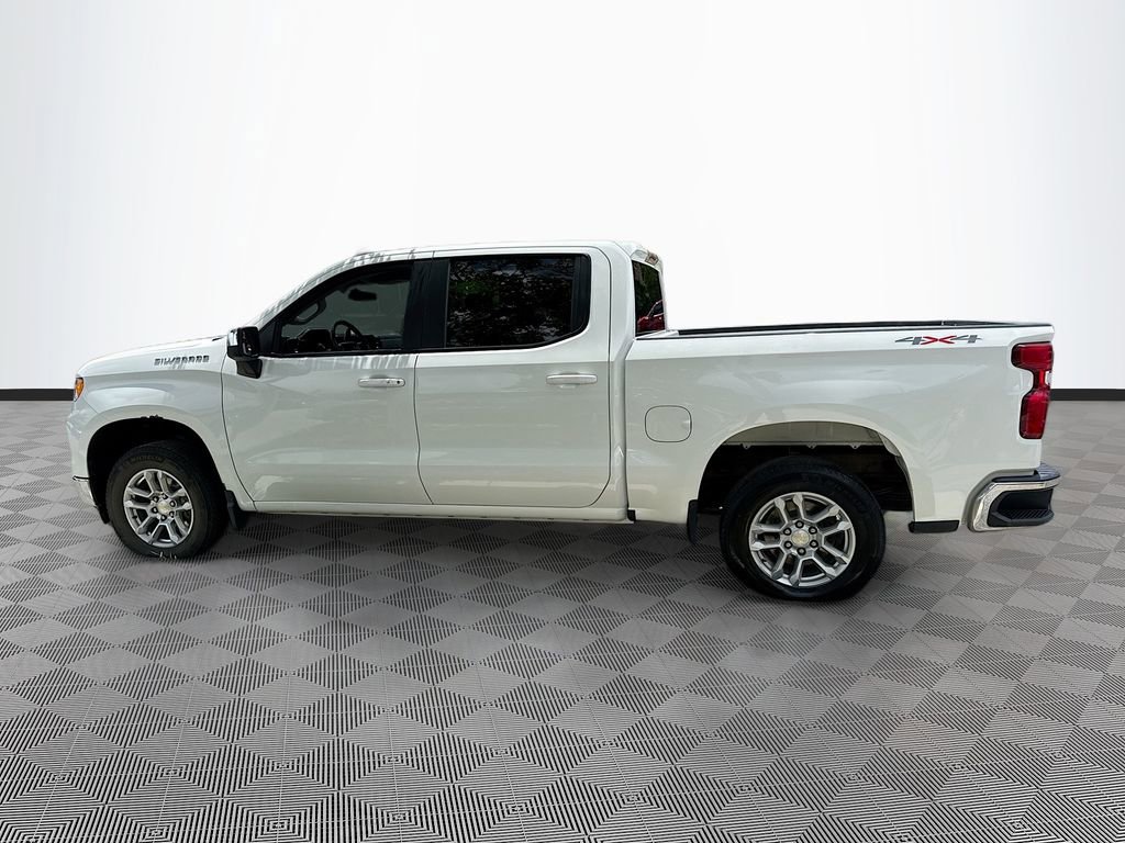 Used 2022 Chevrolet Silverado 1500 LT AWD/4WD image 9