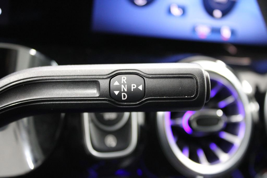 Used 2025 Mercedes-Benz GLA 250 image 24