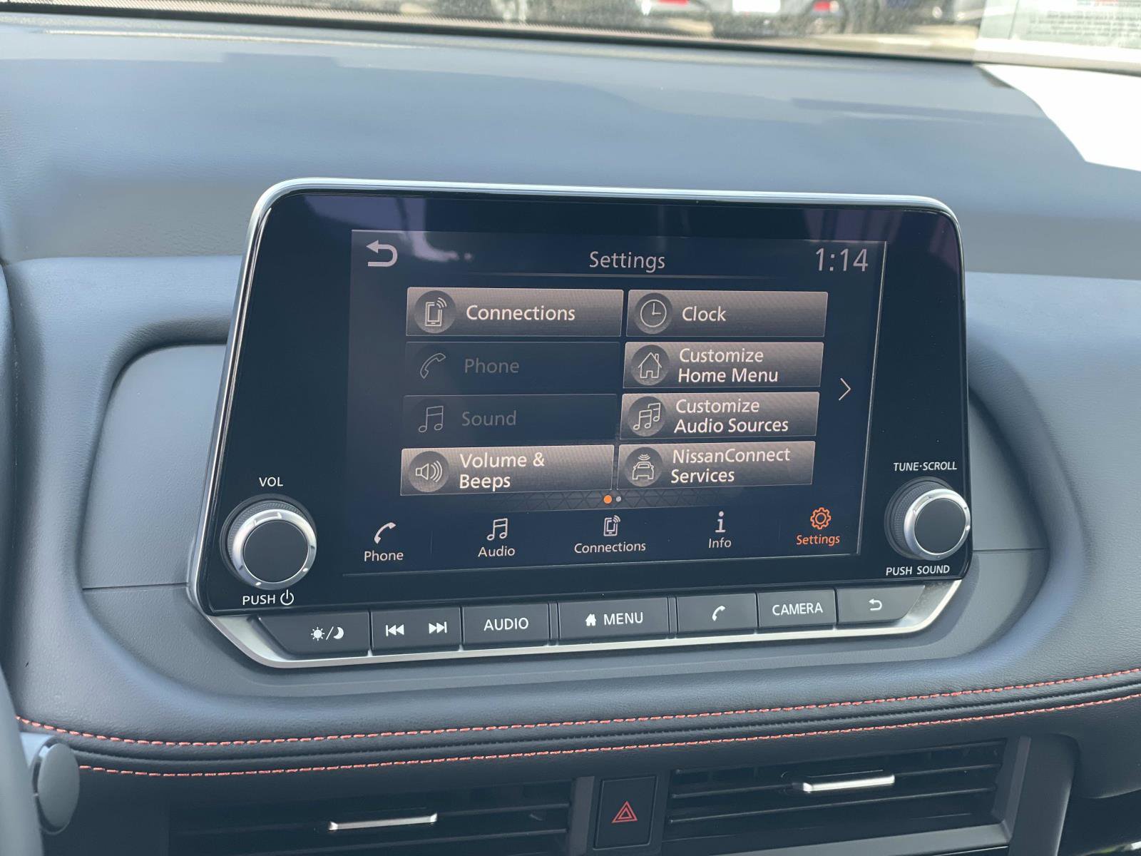 Used 2025 Nissan Rogue SV image 14