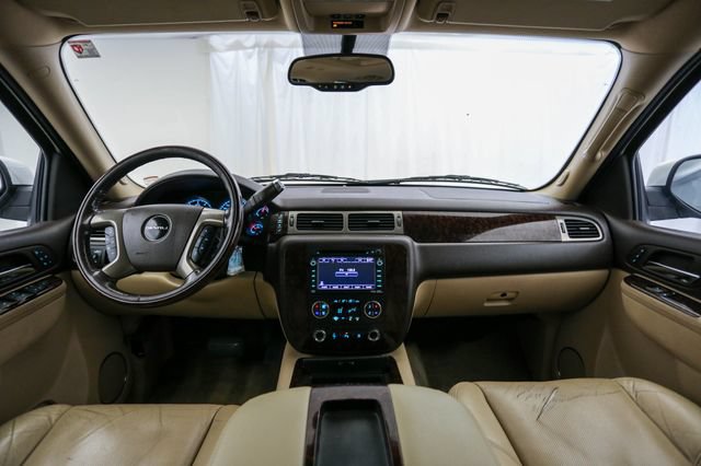 Used 2011 GMC Yukon XL Denali AWD/4WD image 12