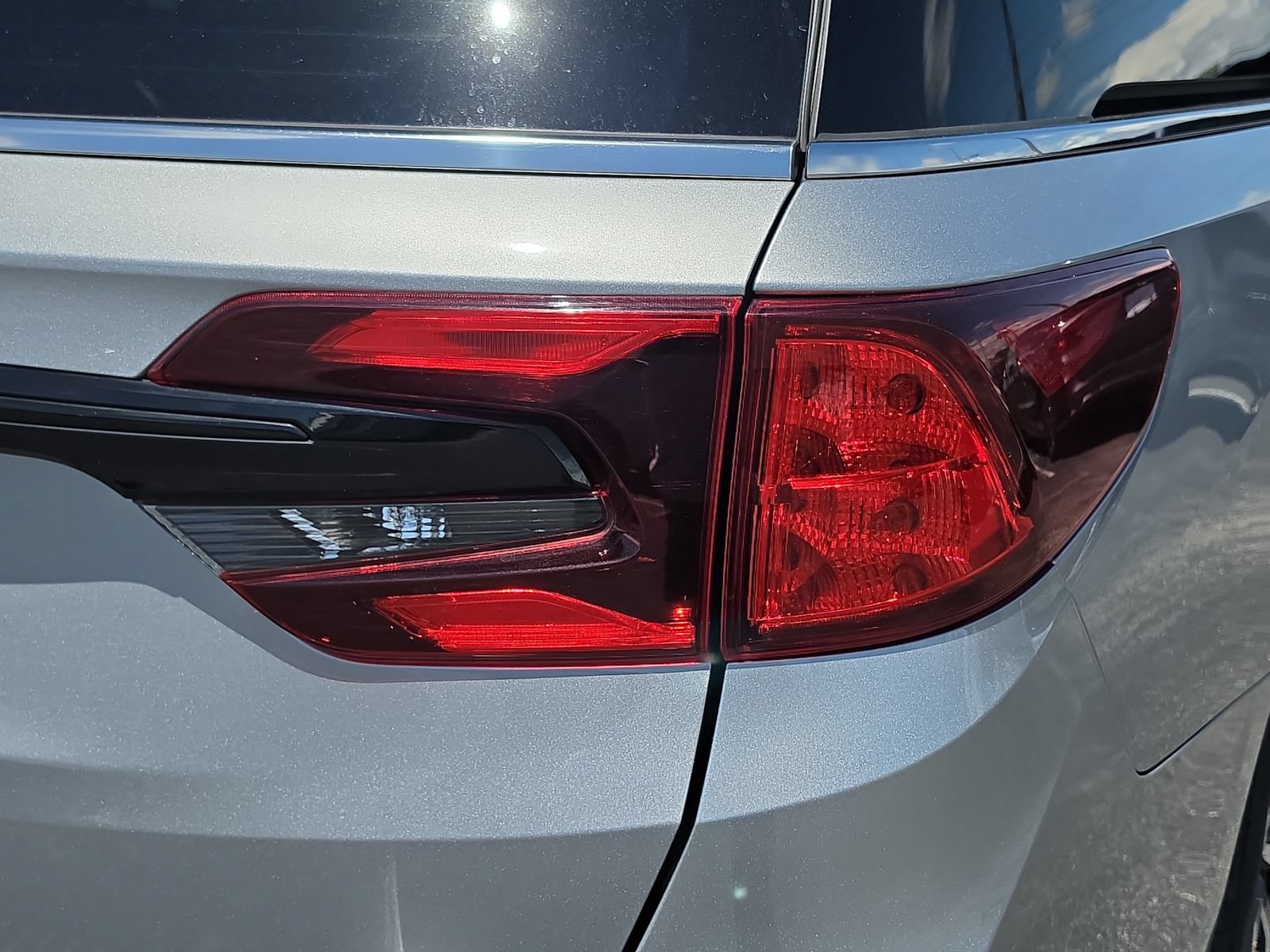 Used 2025 Honda Odyssey EX-L image 7