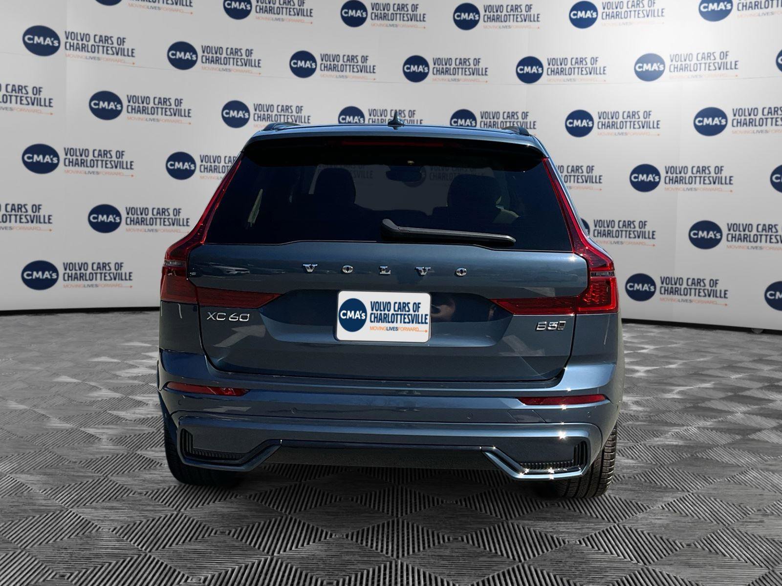 New 2026 Volvo XC60 B5 Ultra w/ Climate Package image 4