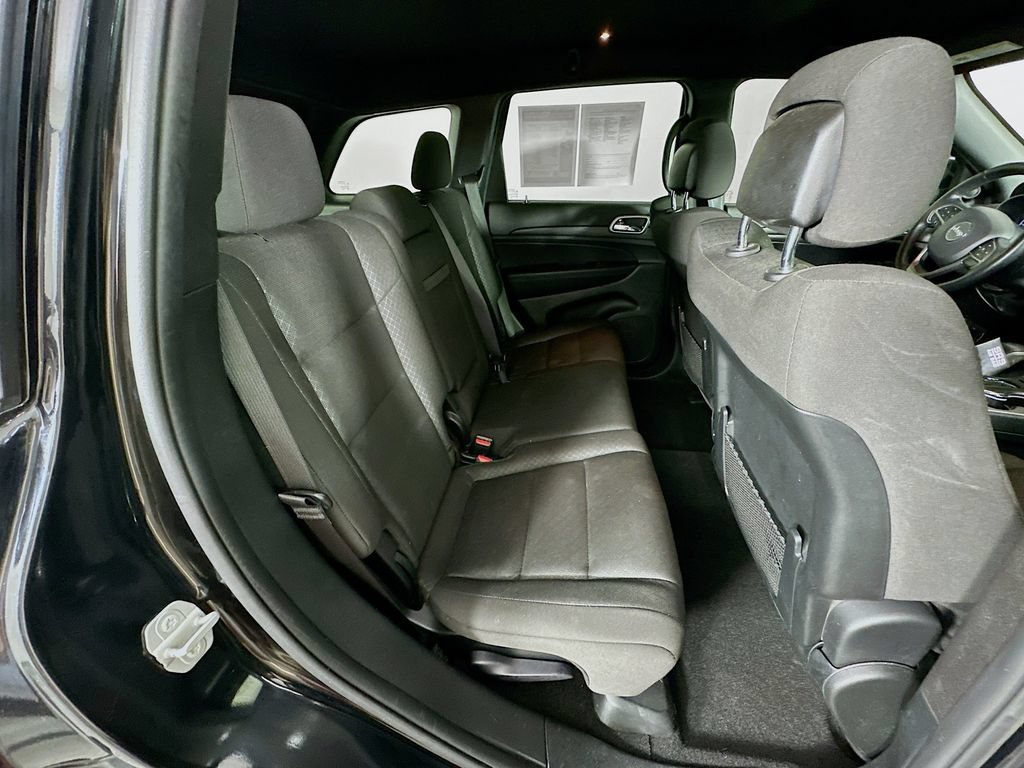 Certified 2021 Jeep Grand Cherokee Laredo w/ Security & Convenience Group AWD/4WD image 35