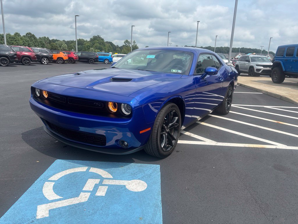 Used 2018 Dodge Challenger R/T w/ Blacktop Package RWD image 5
