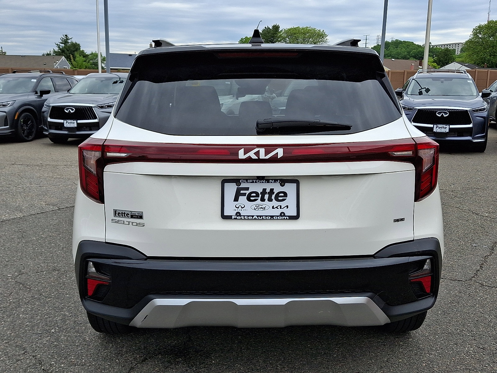 Used 2024 Kia Seltos S AWD/4WD image 5