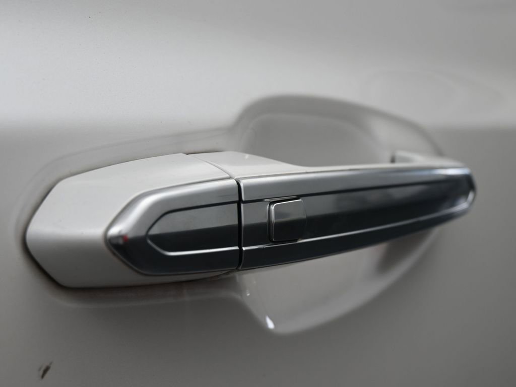 Used 2019 Cadillac XT5 FWD image 42