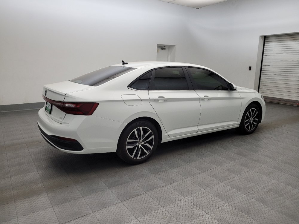 Used 2025 Volkswagen Jetta SE FWD image 10