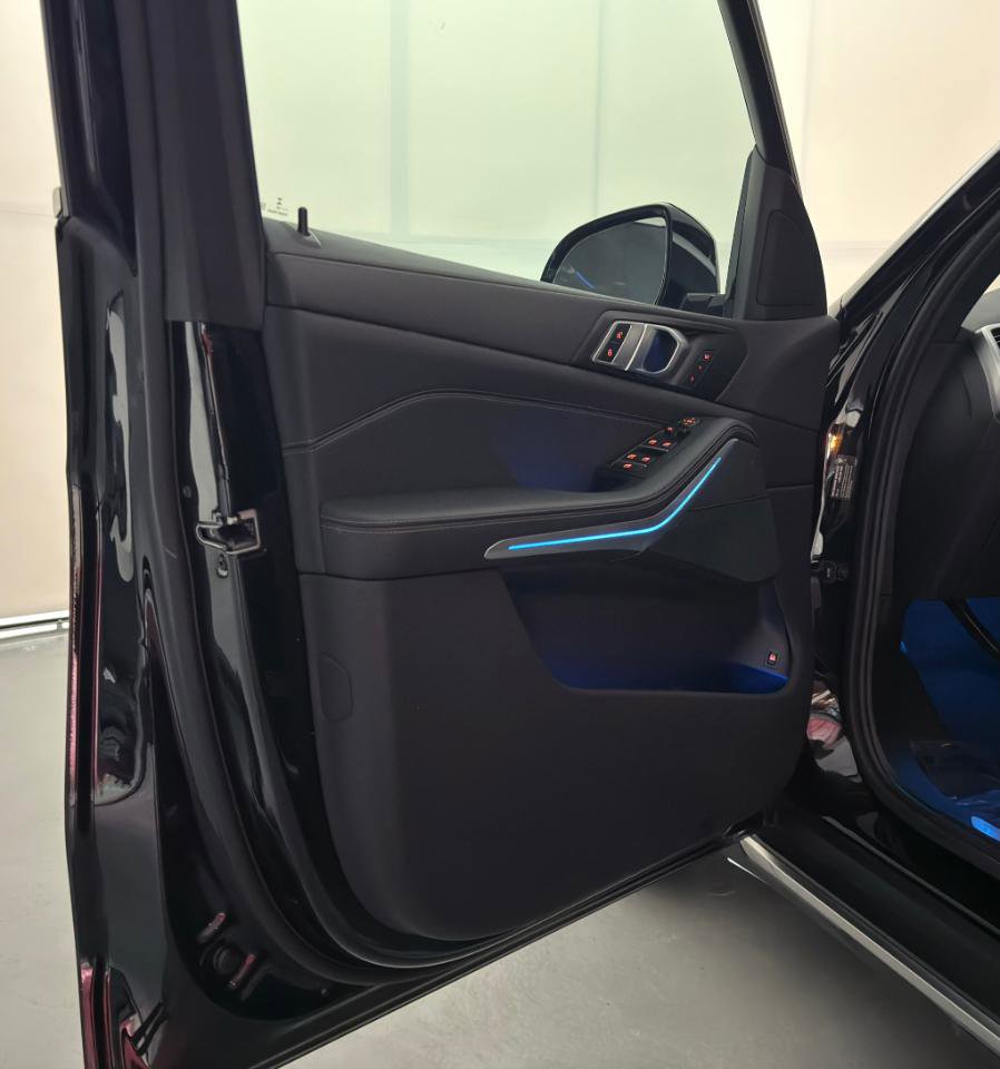 Used 2023 BMW X5 xDrive45e w/ Climate Comfort Package image 17