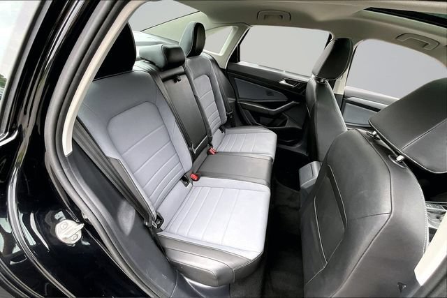 Used 2025 Volkswagen Jetta SE FWD image 24