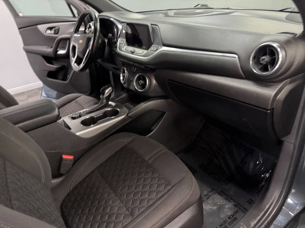 Used 2019 Chevrolet Blazer LT FWD image 59